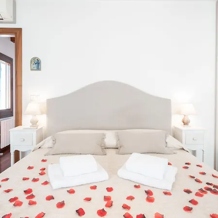 Apartment Maison Valentina Venice